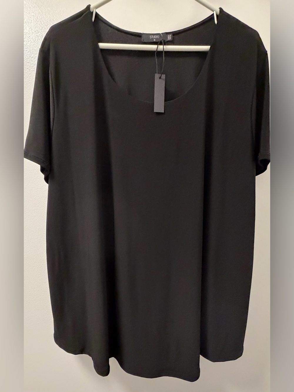 NWT Studio Black Scoop Neck Flowy Short Sleeve Tunic Top Size 3X